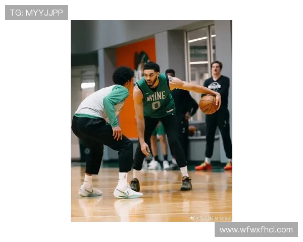 杰森·塔图姆带领波士顿凯尔特人迎接新赛季挑战 展现全能球星风采